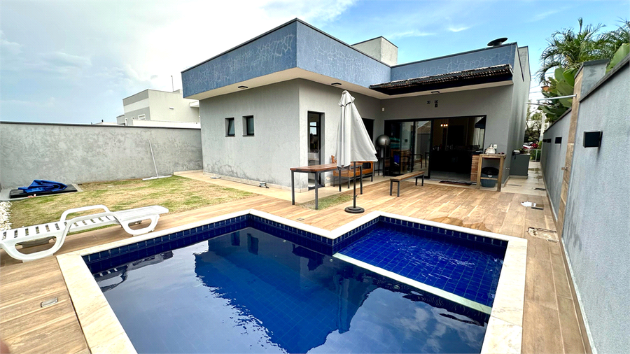 Foto REO1069173
