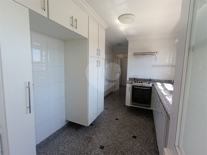 Armarios embutidos na cozinha