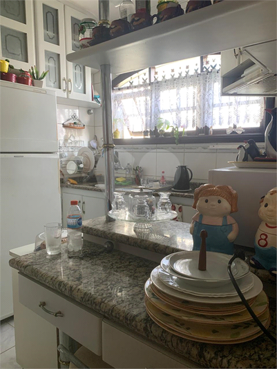 Cozinha com armários