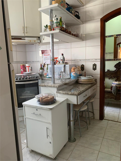 Cozinha com armários