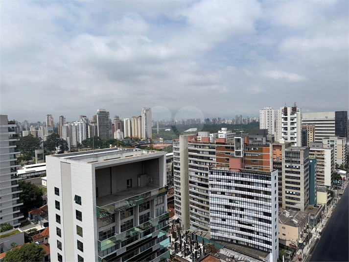 Foto REO1070946