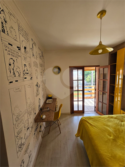 Foto REO1071012