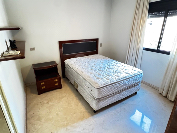 Foto REO1072046
