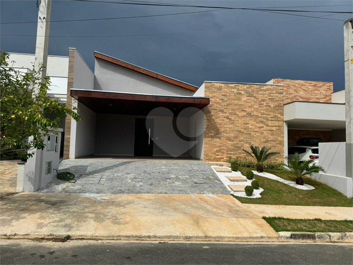 Foto REO1072126