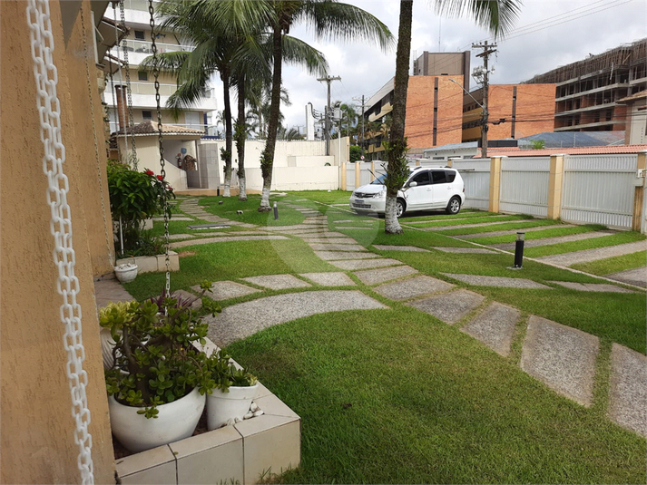 Foto REO1072199