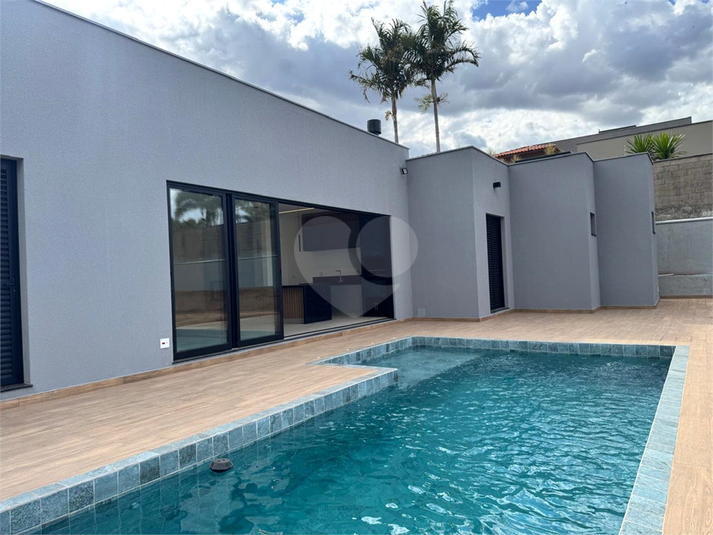 Foto REO1072267