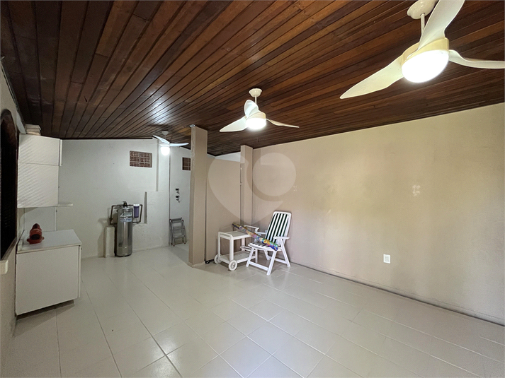 Foto REO1072700