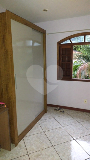 Foto REO1073019