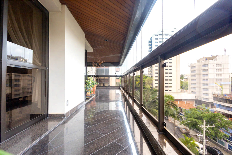 Foto REO1073510
