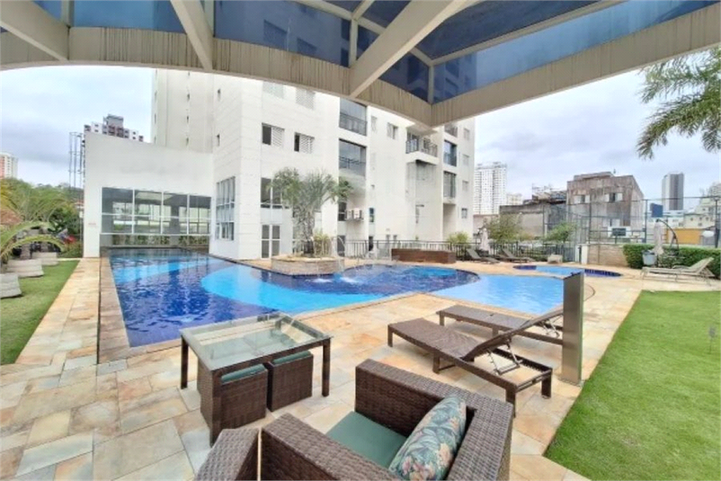 piscinas descobertas (área comum)