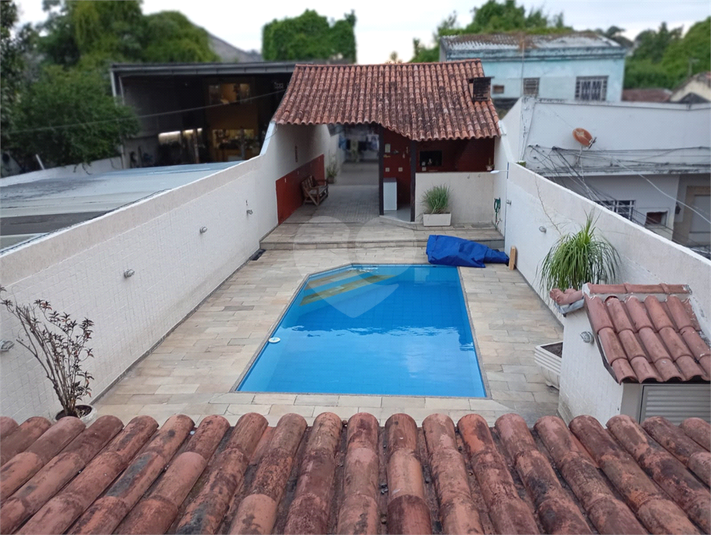 Foto REO1073939