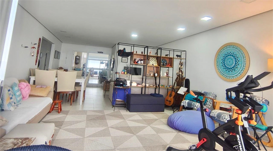Foto REO1074016