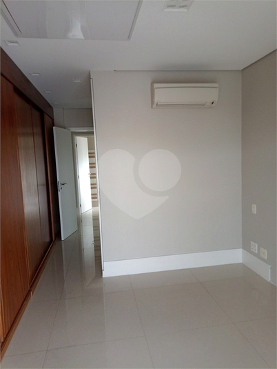 Foto REO1074056