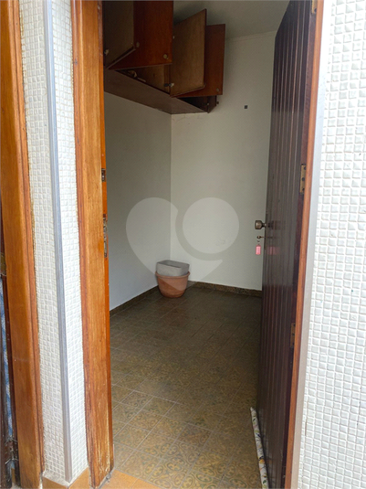 QUARTO (EMPREGADA) OU DESPENSA