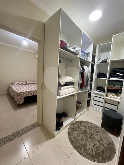 Foto REO1074225