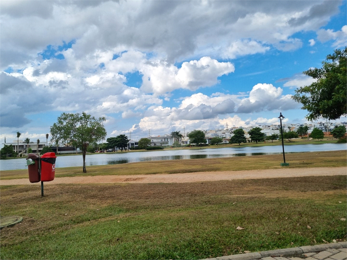 Foto REO1074420
