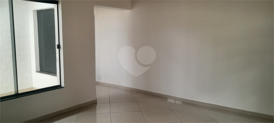 Foto REO1074748