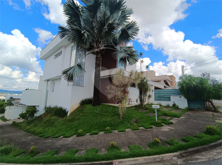 Foto REO1074955
