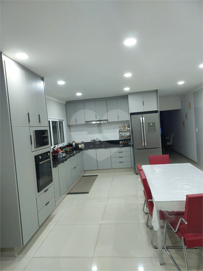 Foto REO1075024