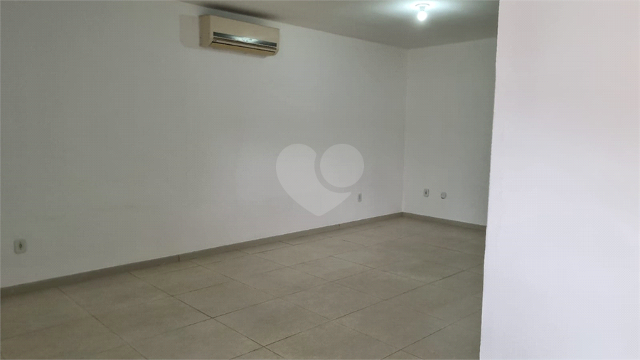 Foto REO1075055