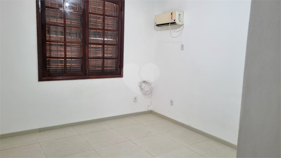 Foto REO1075055