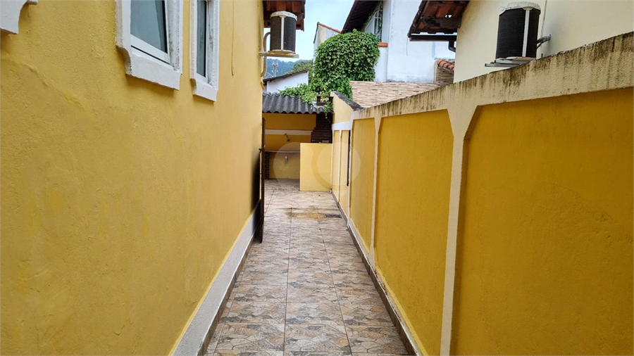 Foto REO1075055