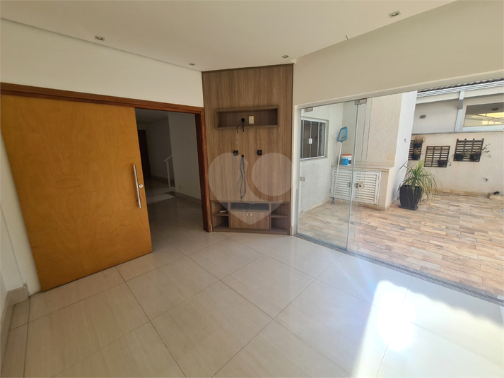 Foto REO1075150