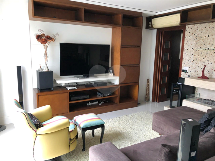 Foto REO1075188