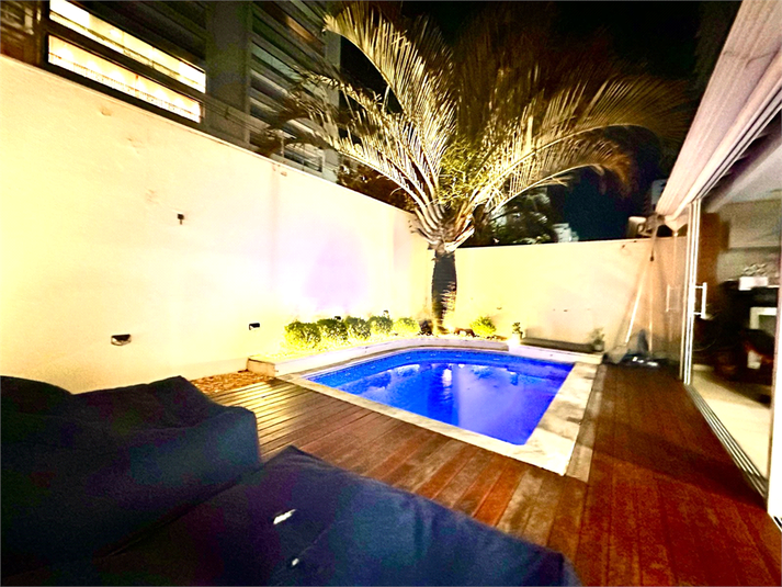 Foto REO1075358
