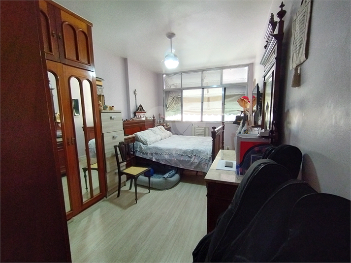 Foto REO1076020