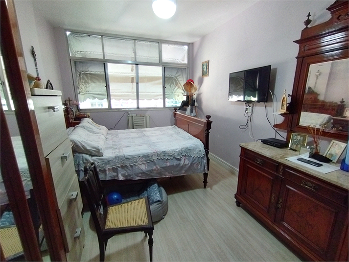 Foto REO1076020