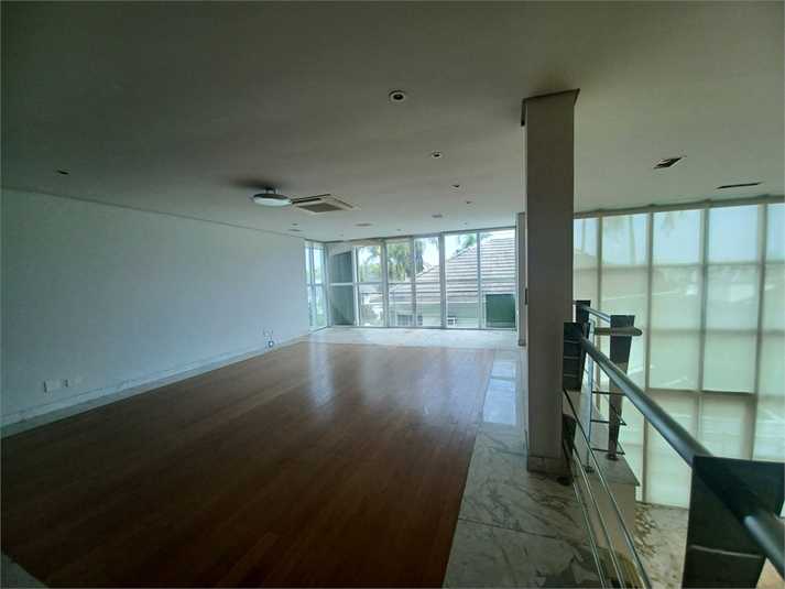 Foto REO1076276