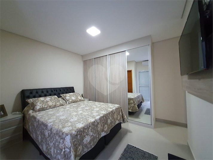 Foto REO1076446