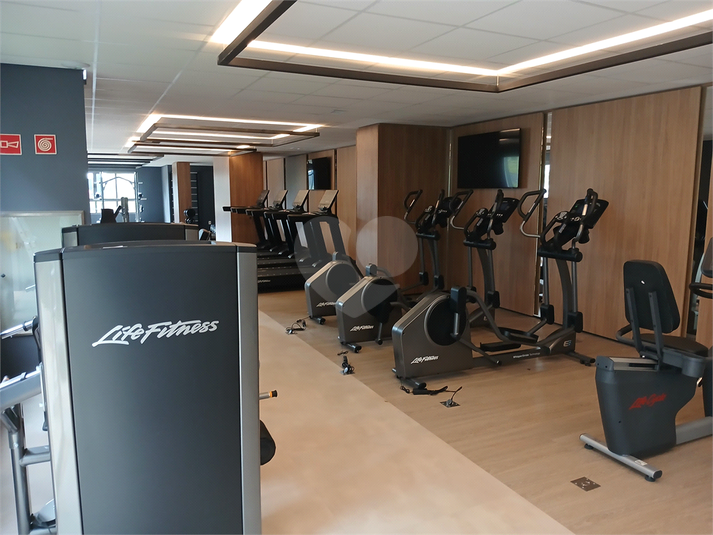 Espaço fitness (área comum)