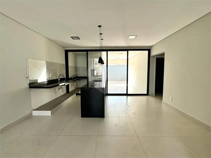 Foto REO1077600