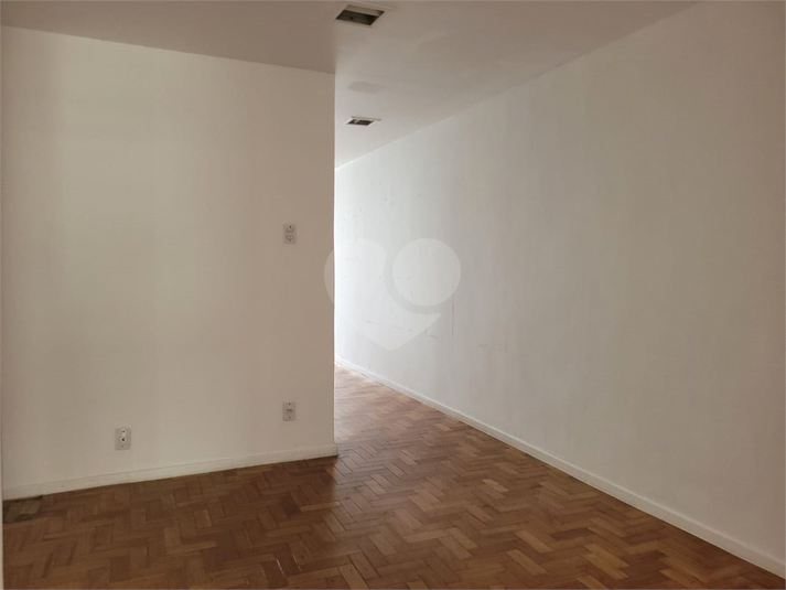 Foto REO1080010