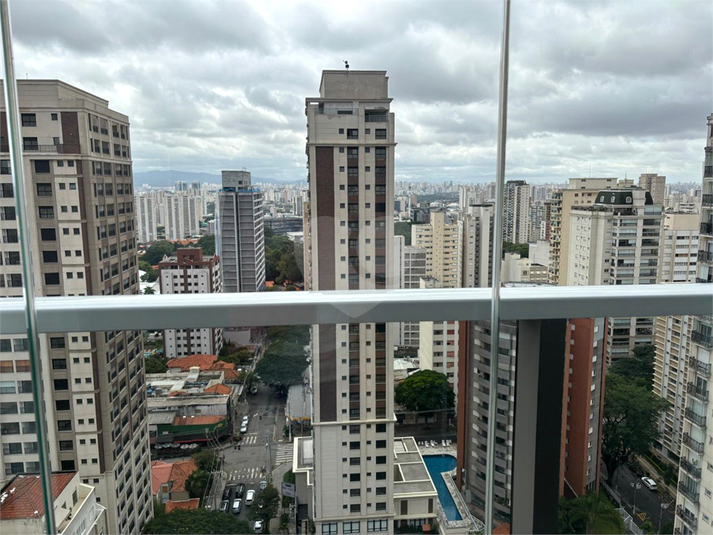 Foto REO1080043