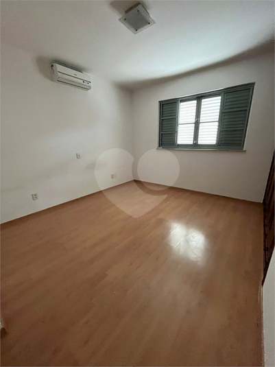 Foto REO1080157