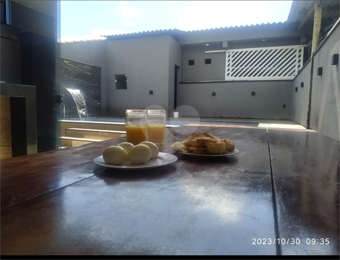 Foto REO1080363