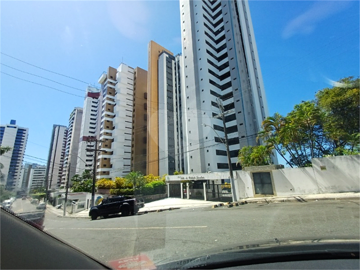 Foto REO1080411