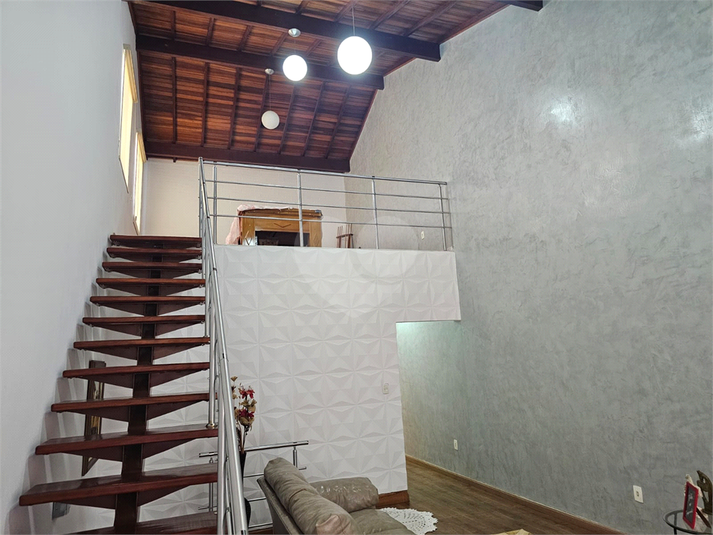 Foto REO1080623