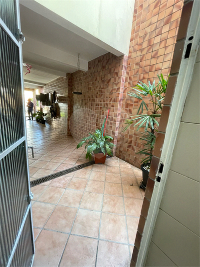 Foto REO1080811