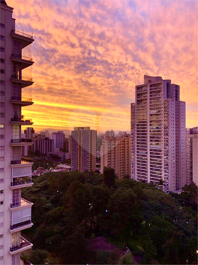Foto REO1080820