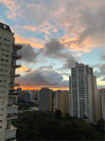 Foto REO1080820