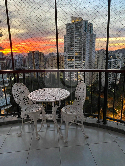 Foto REO1080820
