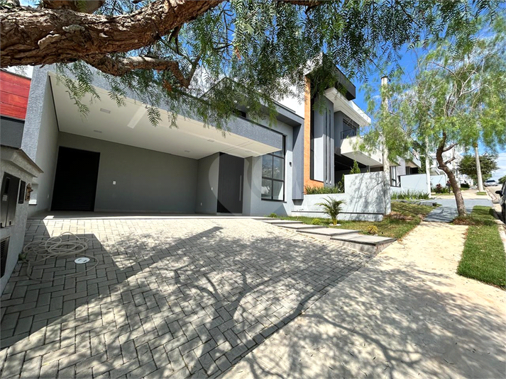 Foto REO1080831