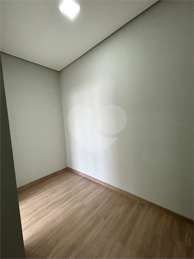 Foto REO1080831