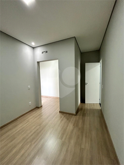 Foto REO1080831