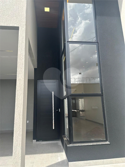 Foto REO1080841