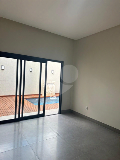 Foto REO1080841